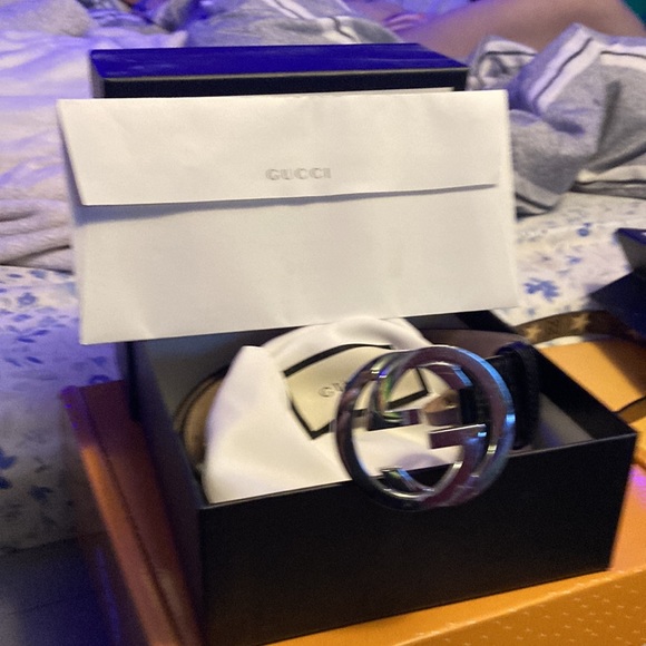 Selling a great Gucci belt black iltalian leather get it before it’s gone - Picture 5 of 5